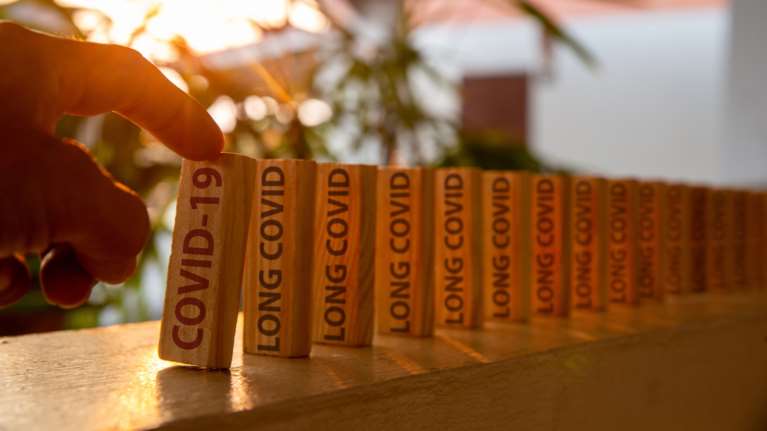 Κορονοϊός: Εξετάσεις αίματος μπορούν να προσδιορίσουν με ακρίβεια τους ασθενείς με long Covid