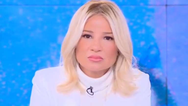 Φαίη Σκορδά σε Κωνσταντίνο Αργυρό: "Θα έπρεπε να ντρέπεσαι"