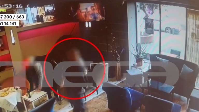 Θεσσαλονίκη: Βίντεο ντοκουμέντο - Η στιγμή της επίθεσης με μαχαίρι στον μάγειρα για ένα κοντοσούβλι