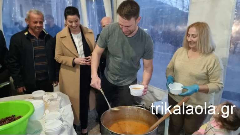 Στα Τρίκαλα ο Στέφανος Κασσελάκης: Πήγε στη γιορτή της φασολάδας - Επισκέφθηκε εκκλησία [εικόνες-βίντεο]