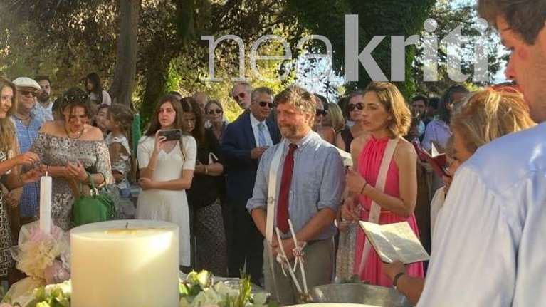 Νονός ο γνωστός ηθοποιός Ζακ Γαλυφιανάκης - Βάφτισε την ανιψιά του στα Χανιά [εικόνες]