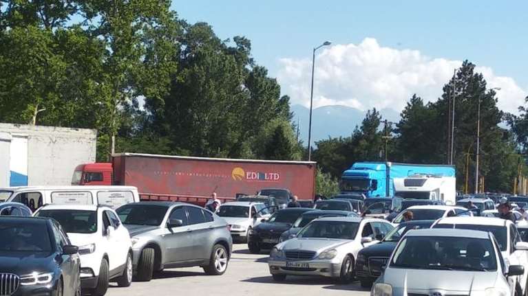 Έντονη αντίδραση της Σερβίας για την καραντίνα: &quot;Δυσάρεστη και κακή η απόφαση της Ελλάδας&quot;, λέει ο ΥΠΕΞ - Ουρές στον Προμαχώνα