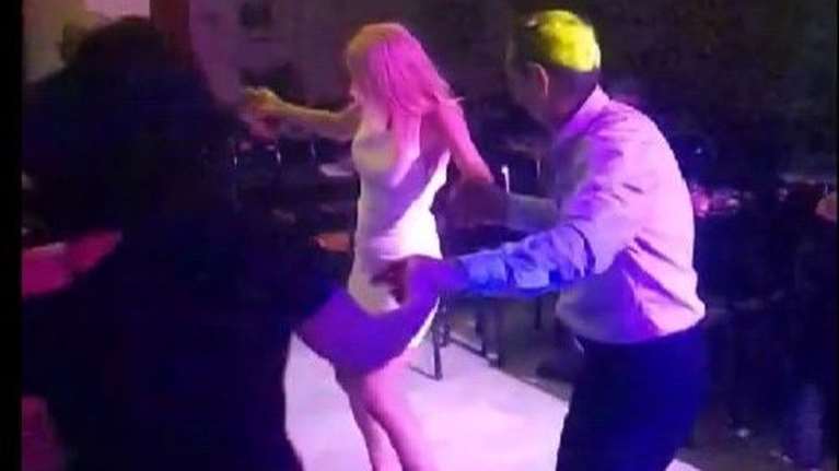 &quot;Ο έρωτας με έρωτα περνάει&quot; - Χαμός σε πάρτι για... χωρισμένους στη Λάρισα [βίντεο]