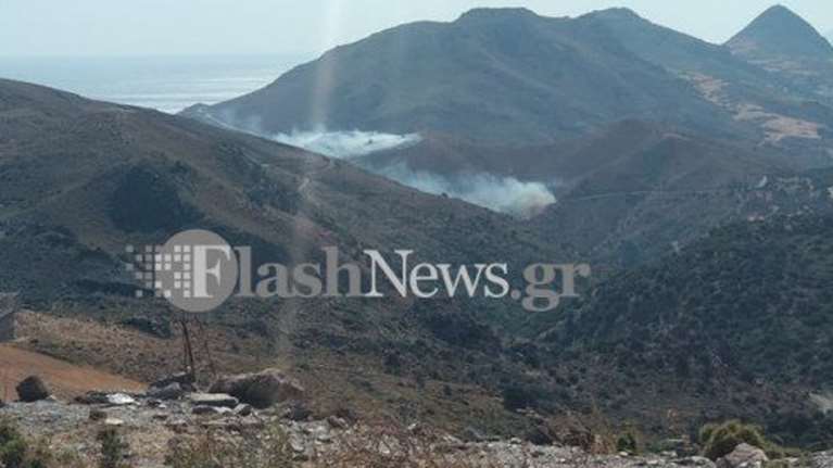 Μεγάλη φωτιά στο Ρέθυμνο: Απομακρύνθηκε ο κίνδυνος για το φοινικόδασος - Εντυπωσιακοί ελιγμοί από τα ελικόπτερα [Βίντεο]