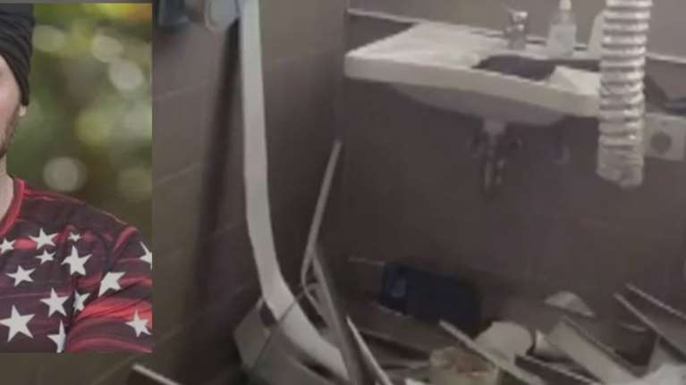 Γυαλιά - καρφιά τα ΕΛΤΑ Κρυονερίου από το αμόκ του πρώην παίκτη του Survivor - Νοσηλεύεται στο Δρομοκαΐτειο [βίντεο]