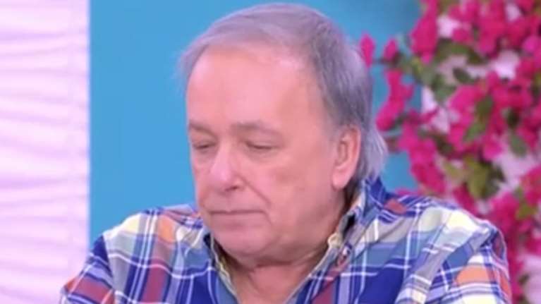 Ο Ανδρέας Μικρούτσικος αποχώρησε έξαλλος από την εκπομπή: &quot;Προσβάλλετε εμένα και τον κόσμο!&quot;