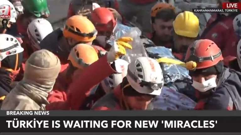 Νέο θαύμα στην Τουρκία: 42χρονη απεγκλωβίστηκε ζωντανή έπειτα από σχεδόν 222 ώρες [βίντεο]