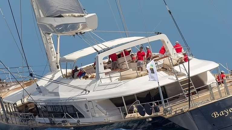 Ράκος ο καπετάνιος του Bayesian: &quot;Έσωσα όποιον μπορούσα, δεν το έσκασα&quot; - Η μοναδική φράση που επαναλαμβάνει μονότονα