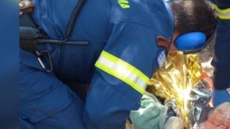 Σεισμός στα Χανιά: Στη ΜΕΘ ο 45χρονος που ακρωτηριάστηκε στο Φαράγγι της Σαμαριάς - Δίνει μάχη για τη ζωή του [εικόνες]