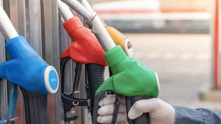 Fuel Pass 2: Τη Δευτέρα ανοίγει η πλατφόρμα για την επιδότηση - Τα ποσά, οι δικαιούχοι και η διαδικασία αίτησης