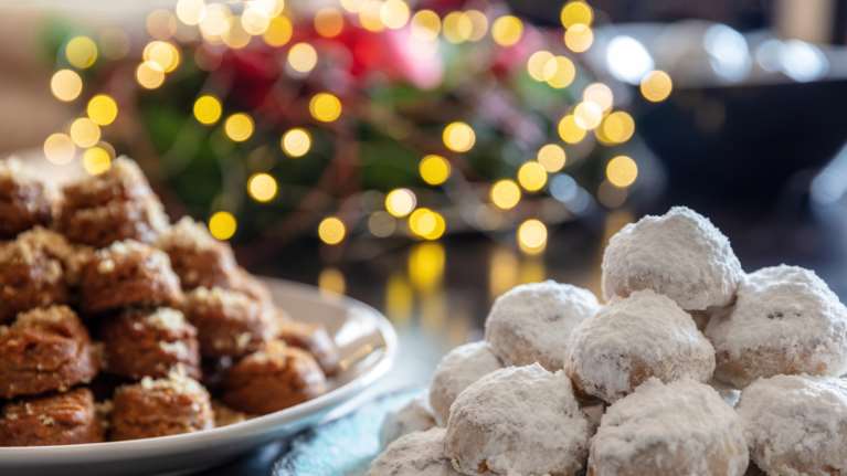Χριστουγεννιάτικα γλυκά: Πόσες θερμίδες έχουν οι πειρασμοί των γιορτών - Ποιο είναι το πιο υγιεινό