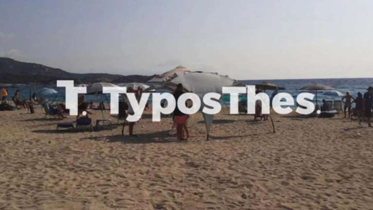 Έφοδος σε γνωστό κάμπινγκ στη Χαλκιδική που είχε &quot;καταλάβει&quot; την παραλία με μόνιμες κατασκευές- Το κατήγγειλε τουρίστρια
