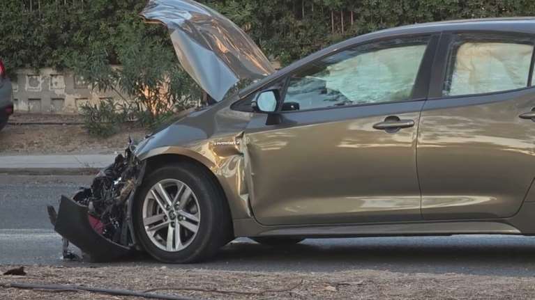 Τροχαίο με δύο ΙΧ στην παραλιακή - Αυξημένη η κίνηση στο ρεύμα προς Πειραιά [Βίντεο]