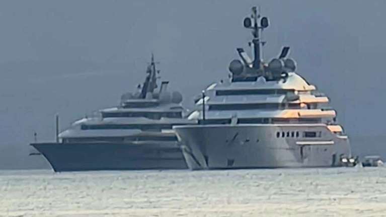 Ανοιχτά της Καλαμάτας το πολυτελές γιοτ του ιδιοκτήτη της Μάντσεστερ Σίτι [εικόνες]