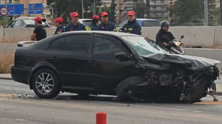 Τροχαίο στην Παραλιακή: Κυκλοφοριακές ρυθμίσεις στο σημείο [βίντεο]