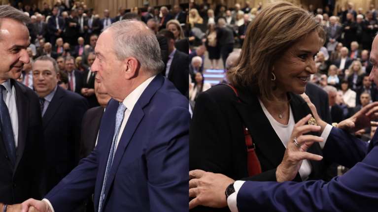 Η ψυχρή χειραψία Καραμανλή με Μητσοτάκη, ο θερμός εναγκαλισμός με Ντόρα Μπακογιάννη και η κενή θέση του Σαμαρά [εικόνες - βίντεο]