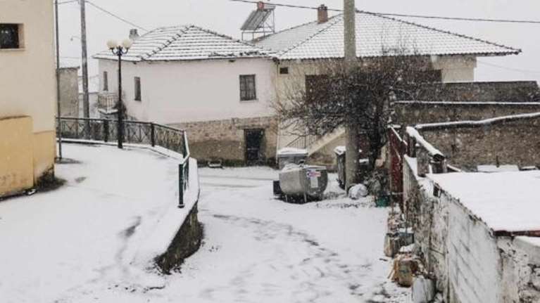 Χιονοπτώσεις, βροχές και θυελλώδεις άνεμοι: Πού χτυπά ήδη το κύμα κακοκαιρίας - Πόσο θα διαρκέσει [Βίντεο]