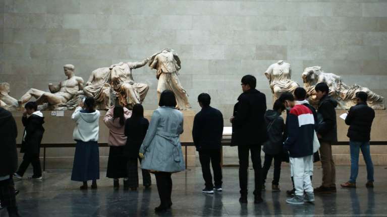 &quot;Θα επιστραφούν επιτέλους στην Αθήνα οι ζωφόροι του Παρθενώνα;&quot; - Τι γράφει ο γαλλικός Τύπος