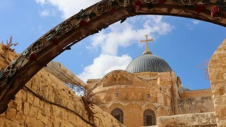 Times of Israel: Ο δήμος της Ιερουσαλήμ πάγωσε τους τραπεζικούς λογαριασμούς του Ελληνορθόδοξου Πατριαρχείου