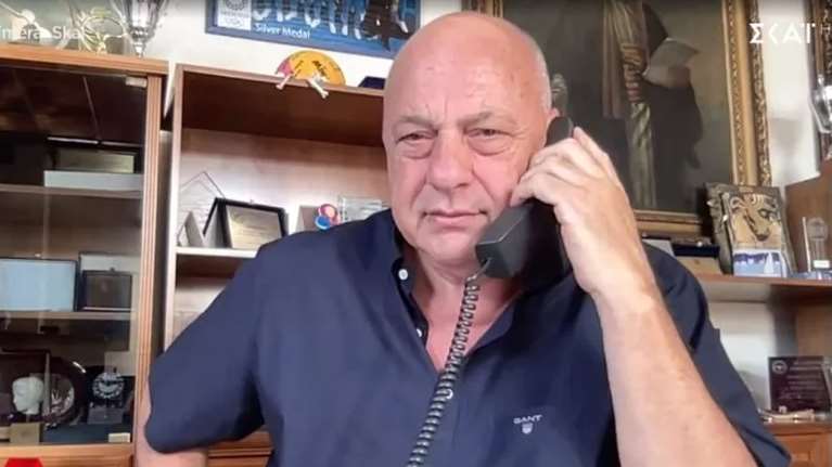 Μπέος: &quot;Είμαι αληθινός, ο κόσμος με αγαπάει - Θέλετε να γίνω Κασσελάκης και να μιλάω με μαντηλάκι στο λαιμό;&quot;