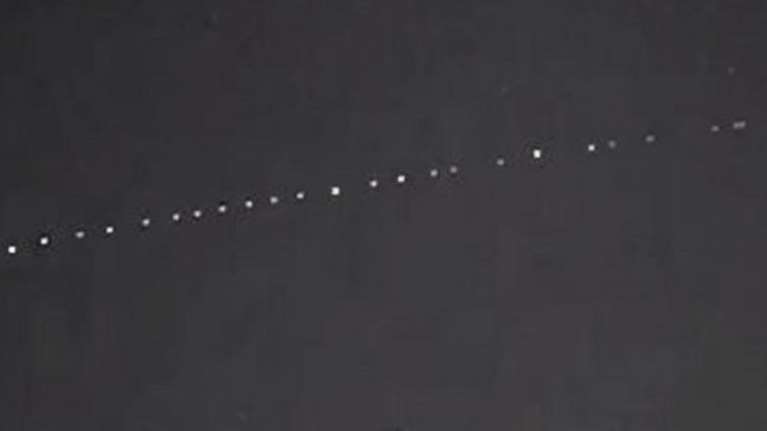 Ορατοί στον ουρανό της Κοζάνης οι δορυφόροι του Έλον Μασκ με το γρήγορο Ίντερνετ  [βίντεο]