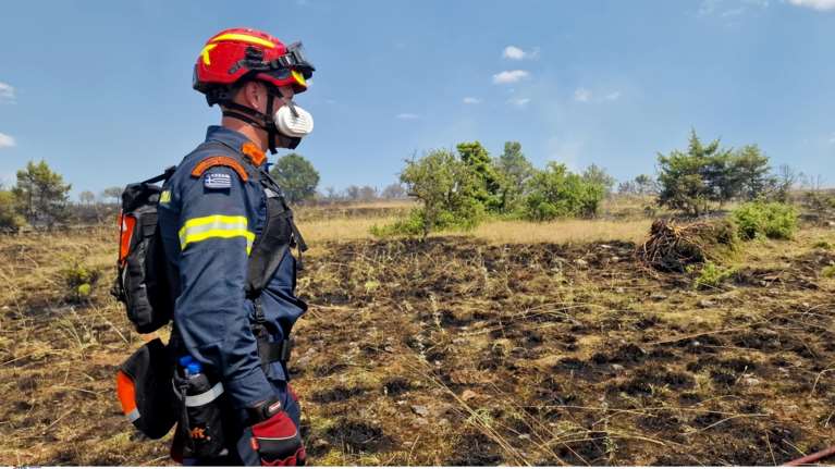 Λάρισα: Φωτιά στην περιοχή Κουτσόχερο - Κοντά σε νατοϊκό στρατόπεδο