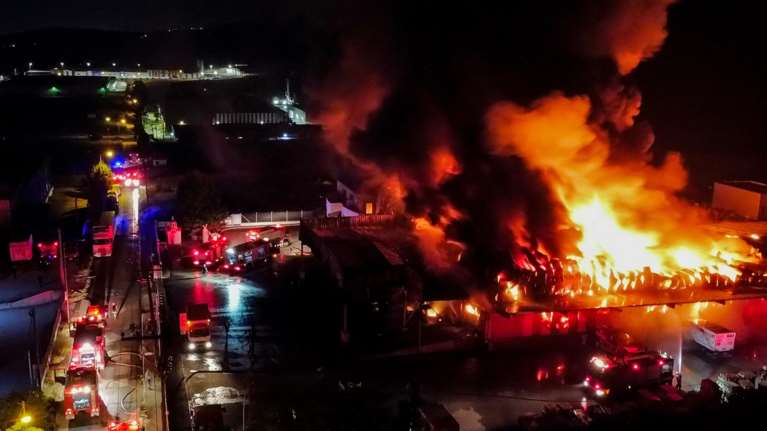 Ο ΕΦΕΤ θα πήγαινε σήμερα για έλεγχο στο εργοστάσιο με τα χαλασμένα σχολικά γεύματα, όμως χθες κάηκε - Παρέμβαση Αρείου Πάγου