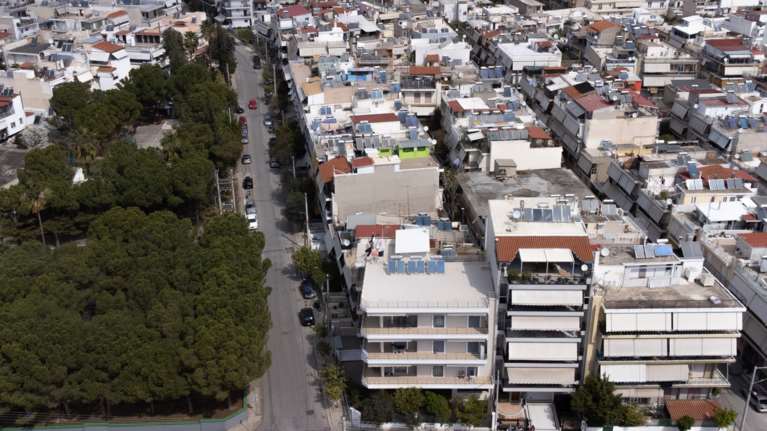 Τι αλλάζει στον φετινό ΕΝΦΙΑ: Ποιοι θα πληρώσουν περισσότερο φόρο και ποιοι λιγότερο έως και 50%