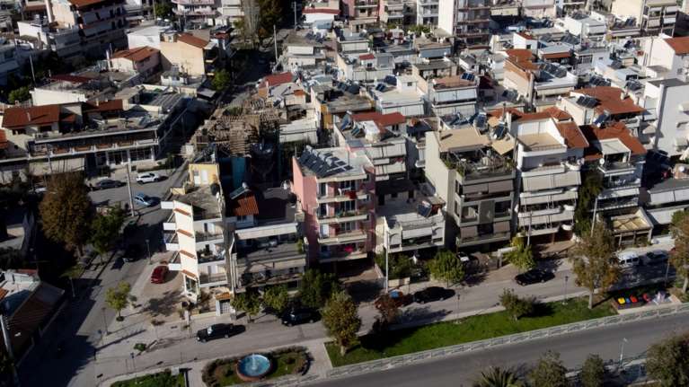 Στεγαστική κρίση: Το σχέδιο της κυβέρνησης για να βγουν στην αγορά δεκάδες χιλιάδες κατοικίες