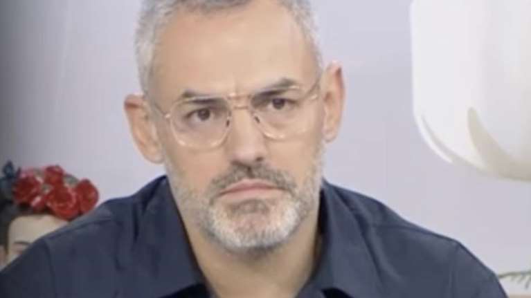 Έξαλλος ο Νίκος Συρίγος με το &quot;ZARI&quot; της Μαρίνας Σάττι: &quot;Η Ελλάδα είναι αυτές οι καγκουριές, ο γύρος και τίποτα άλλο;&quot;