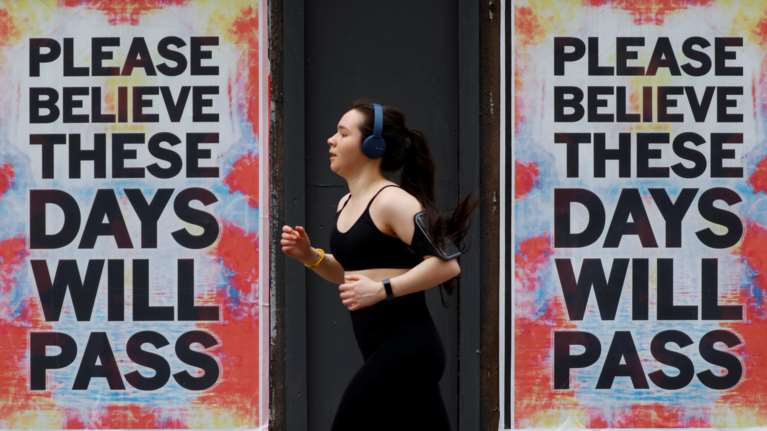 Οι βρετανικές αρχές εκπέμπουν SOS: Η ινδική μετάλλαξη είναι κατά 40% πιο μεταδοτική