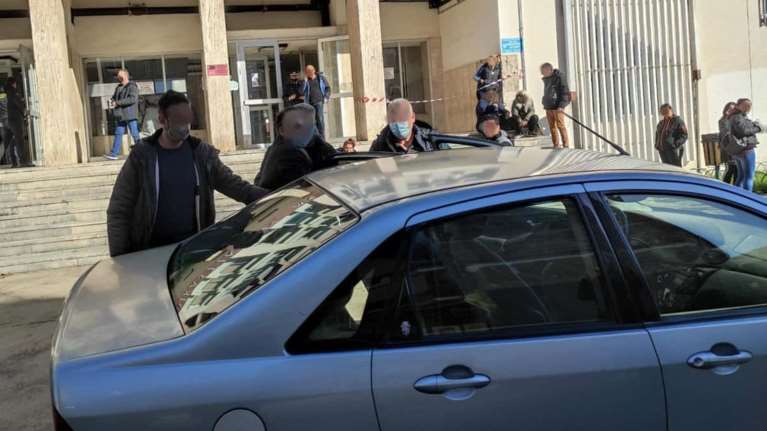 Αγρίνιο: Στον ανακριτή ο 35χρονος μητροκτόνος - &quot;Δεν πήρε τα φάρμακά του μετά την αποφυλάκιση και υποτροπίασε&quot;