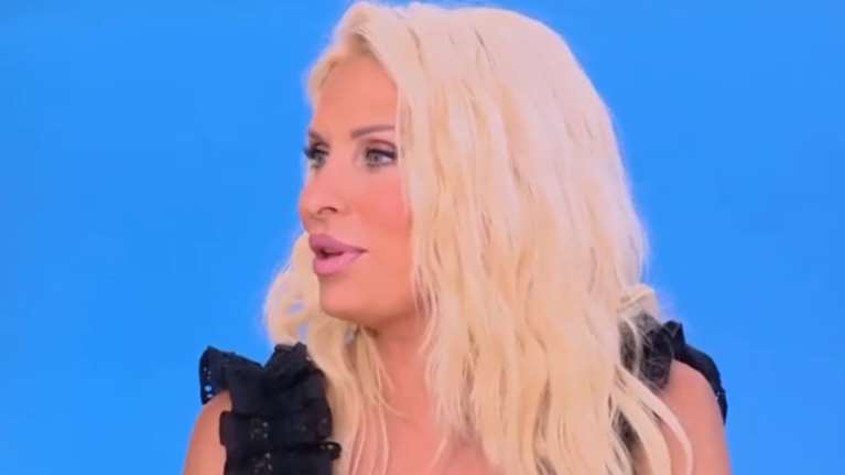 Ελένη Μενεγάκη: &quot;Έπαθα σοκ! - Aν έχει φτάσει και στις κόρες μου που πάνε σε ξένο σχολείο....&quot;