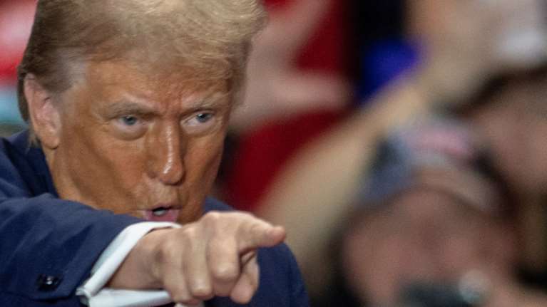 Το είπε και το κάνει ο Τραμπ: &quot;Κορυφαία προτεραιότητα η μαζική απέλαση μεταναστών χωρίς χαρτιά- Το κόστος δεν είναι θέμα&quot;