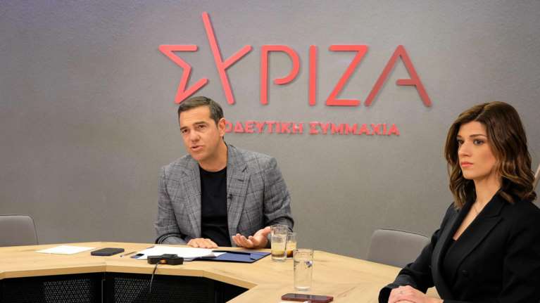 Τσίπρας σε φορείς Τουρισμού: Επανεκκίνηση υγειονομικά ασφαλής με όρους οικονομικής βιωσιμότητας για τις επιχειρήσεις