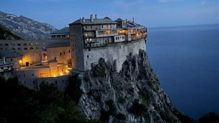 Θρίλερ στο Άγιο Όρος: Έρευνες για 60χρονο μοναχό που αγνοείται