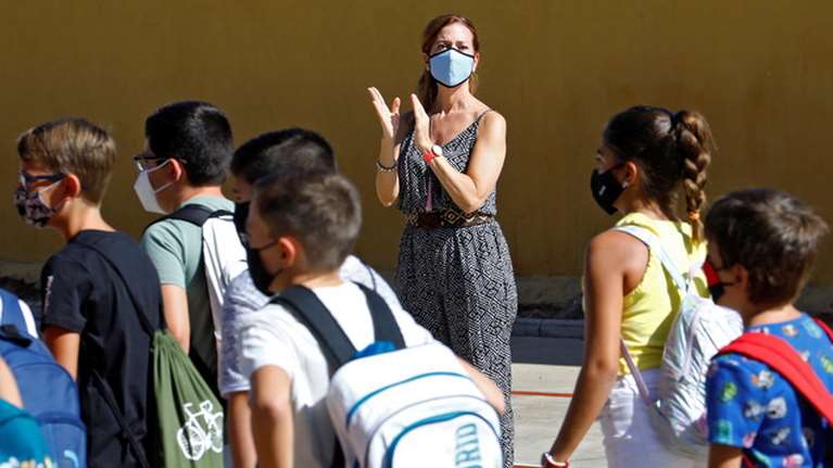 Κορονοϊός: &quot;Εκτόξευση&quot; με 3.559 νέα κρούσματα στα παιδιά 4-18 ετών σε μία εβδομάδα - 24% των συνολικών μολύνσεων