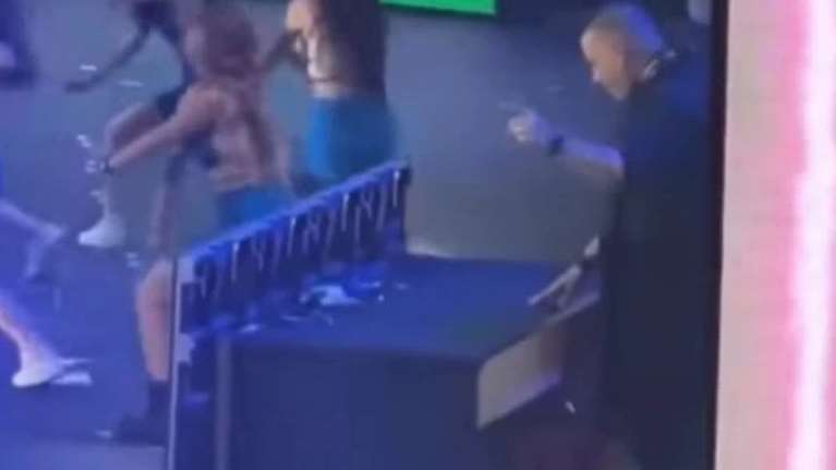 Dj Valentino: Τρολάρει με την εξαφανισμένη κονσόλα των Mad Awards [βίντεο]