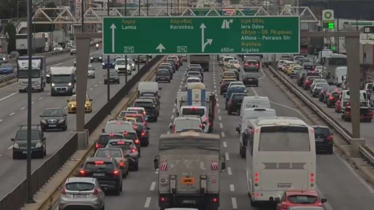 Απέραντο πάρκινγκ ο Κηφισός: Μποτιλιάρισμα σε όλες τις κεντρικές οδούς και λεωφόρους της Αθήνας