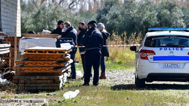 Άγρια διπλή δολοφονία σε χωριό της Λάρισας: Ταμπουρωμένος ο δράστης  στο κατάστημά του, μεγάλη επιχείρηση της αστυνομίας