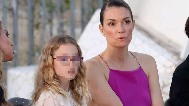 Μπιάνκα Κρασσά: Η Βίκυ Καγιά μας έδειξε για πρώτη φορά το πρόσωπο της κόρης της - Η απίστευτη ομοιότητά τους