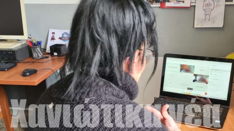 Συγκινούν τα δύο αδερφάκια με κορονοϊό που κάνουν τηλεκπαίδευση μέσα από το νοσοκομείο Χανίων