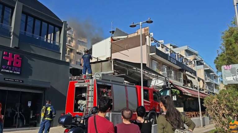 Φωτιά στο Γκάζι: Πυρκαγιά σε γνωστό μαγαζί εστίασης δίπλα στο μετρό &quot;Κεραμεικός&quot; [βίντεο]