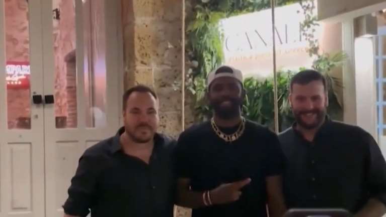 Διακοπές στα Χανιά για τον σταρ του NBA Κάιρι Ίρβινγκ - Το μεγάλο φιλοδώρημα που άφησε σε εστιατόριο