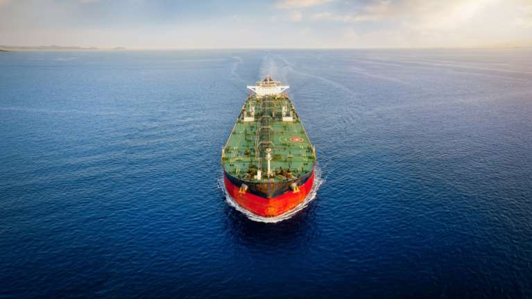 Ελληνική κυριαρχία στις παγκόσμιες ναυπηγήσεις – Νέα πλοία πέφτουν συνεχώς στη θάλασσα