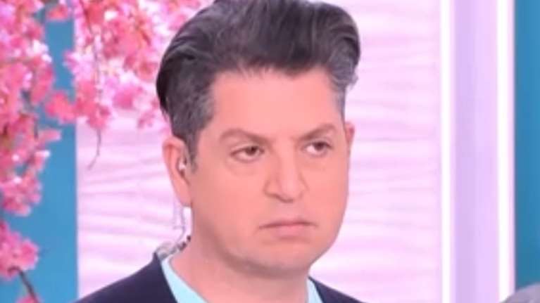 Συγκλονίζει ο Γιάννης Πουλόπουλος: &quot;Αν πήγαινε από το δέρμα στο αίμα, θα είχα φύγει από τη ζωή&quot;