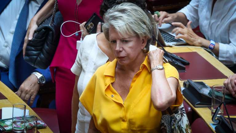 Η Ακρίτα ρωτά τον ΑΝΤ1 αν κόβεται το σίριαλ που βασίζεται σε βιβλίο της - Η &quot;μπηχτή&quot;  για το εξώδικο της Μαρέβας