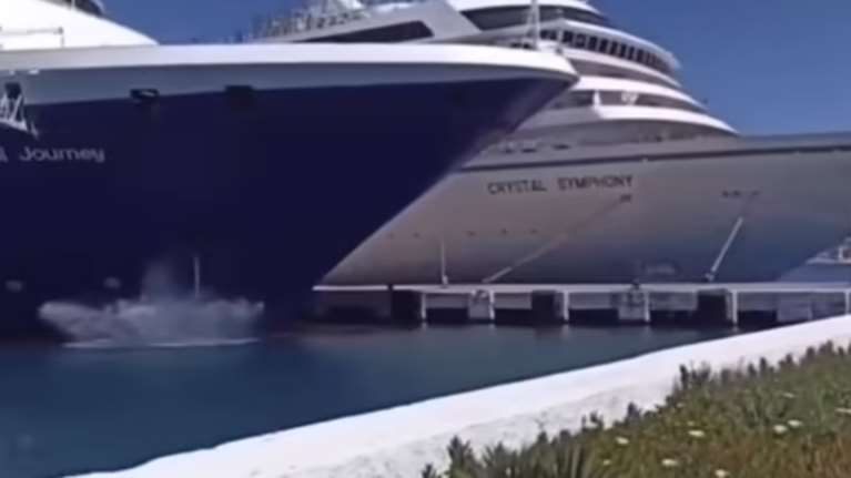 Τουρκία: Η στιγμή που κρουαζιερόπλοιο χτυπάει στην προβλήτα στο λιμάνι του Κουσάντασι [βίντεο]