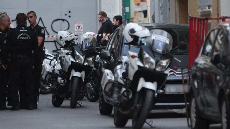 Άγριο έγκλημα στον Άγιο Παντελεήμονα: Τον σκότωσαν στο ξύλο μέσα σε διαμέρισμα -  Εντοπίστηκε και ένας τραυματίας