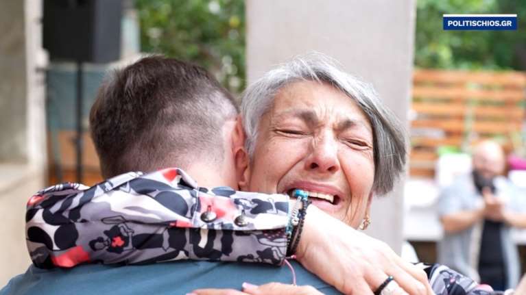 Χίος: Ράγισαν καρδιές - Η στιγμή που ασθενής γνωρίζει τον δότη μυελού των οστών που της έσωσε τη ζωή [Βίντεο]